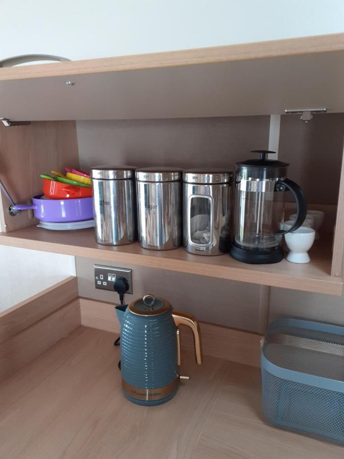 Rick'S Retreat Static Caravan Near The Beach With Free Wifi ロジーマス エクステリア 写真