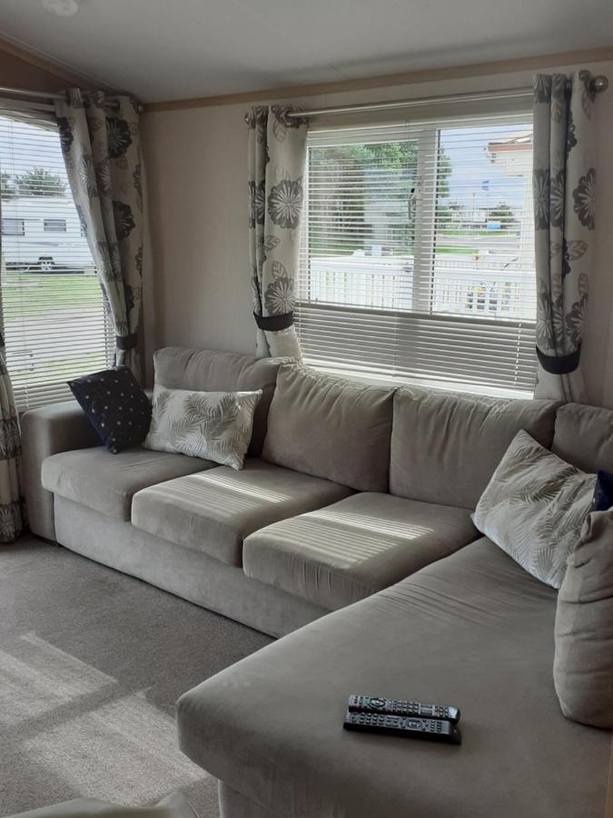 Rick'S Retreat Static Caravan Near The Beach With Free Wifi ロジーマス エクステリア 写真