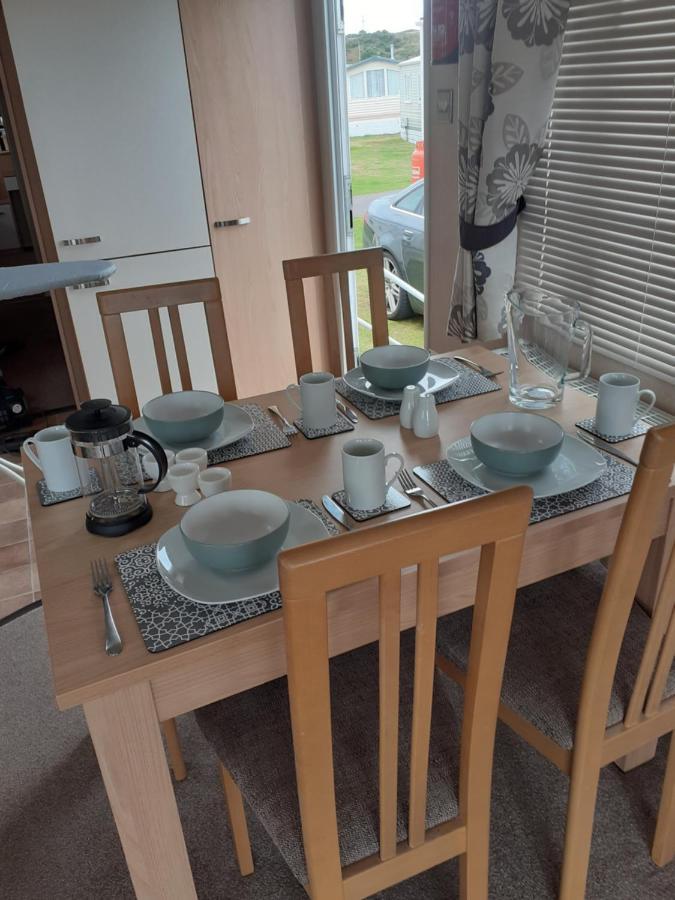Rick'S Retreat Static Caravan Near The Beach With Free Wifi ロジーマス エクステリア 写真