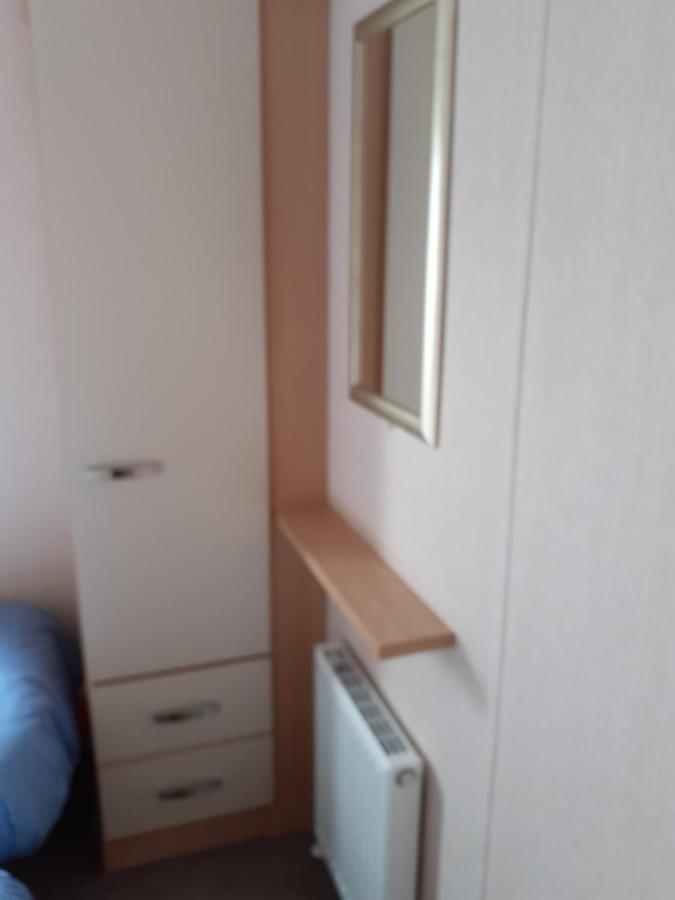 Rick'S Retreat Static Caravan Near The Beach With Free Wifi ロジーマス エクステリア 写真
